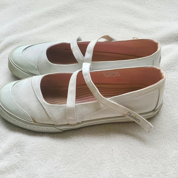 Skecher Mary Jane strap white size 8 - Picture 3 of 5